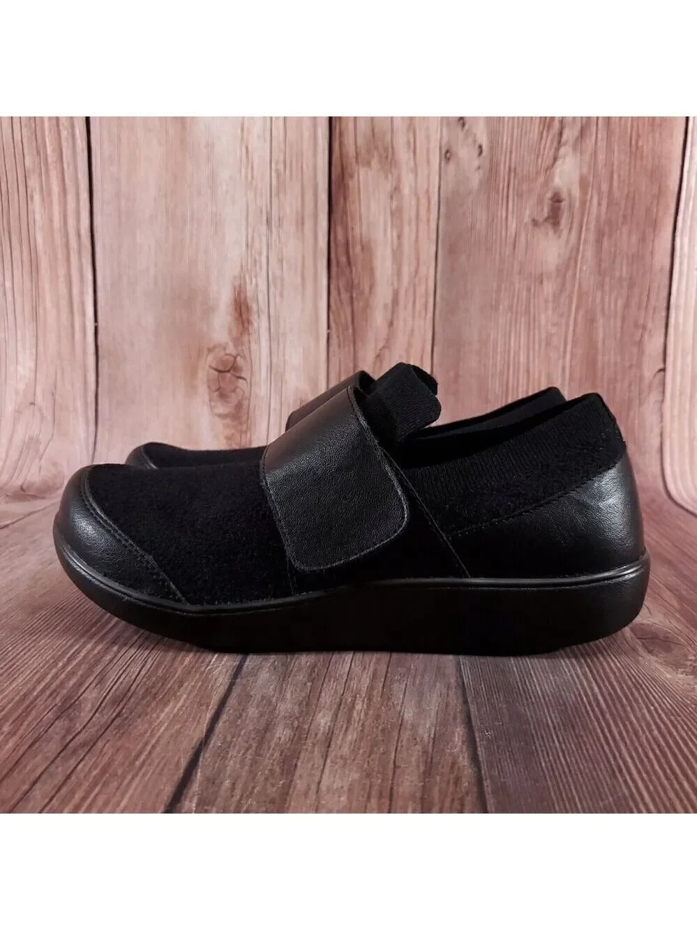Traq by Alegria Womens Size 41 US 10.5-11 Qwik Cozy Black Slip On Walking Shoes